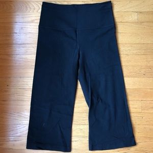 Lululemon Black cropped pants